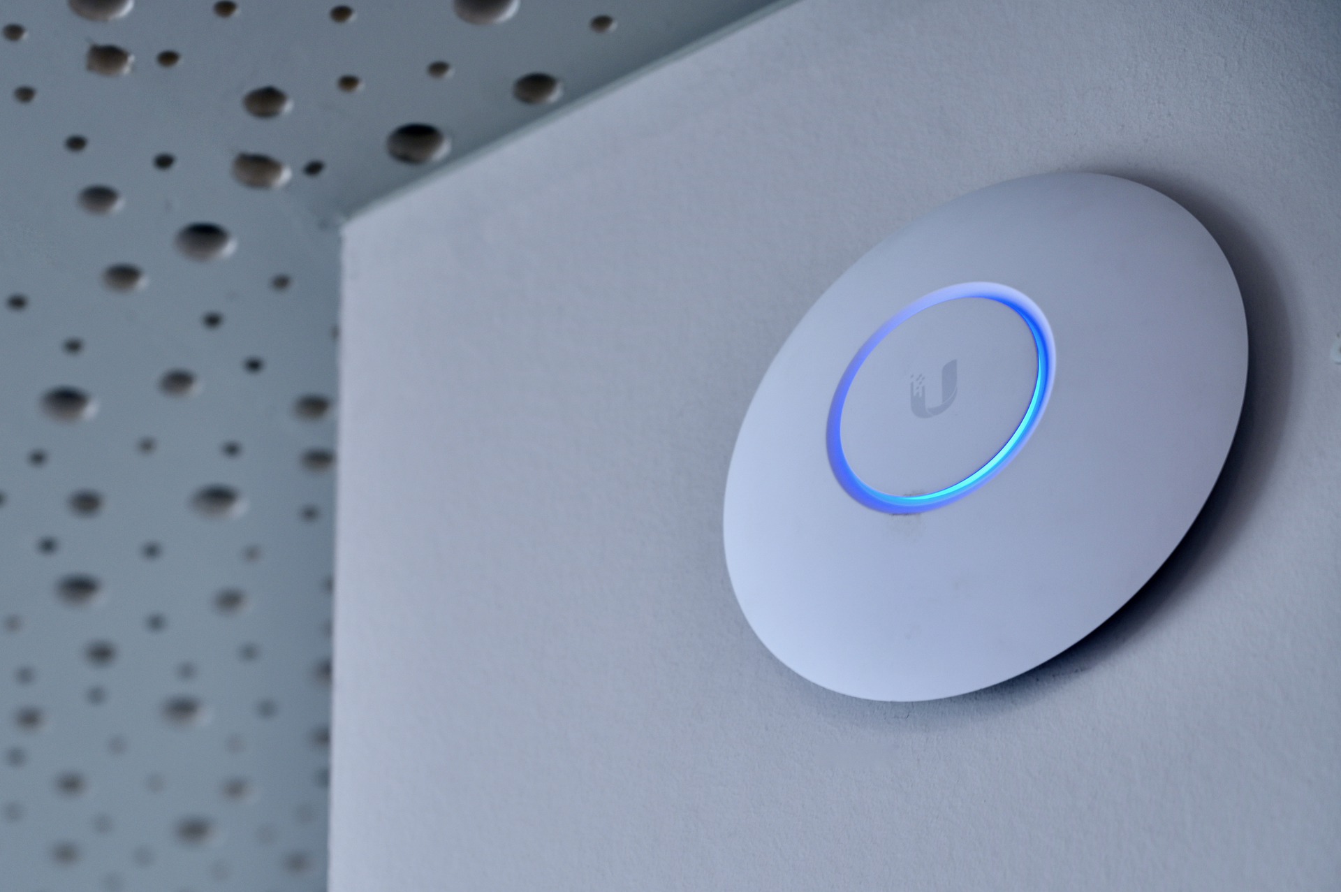 access-point-5002809_1920